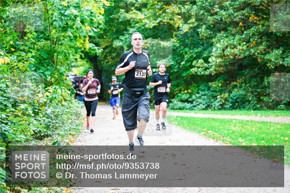 12.10.2025 - Bramfelder Halbmarathon 2025 Dr. Thomas Lammeyer http://msf.ph/oto/9353738 12.10.2025 10:48:03 Laufen 2782, 2137, 2829 meine-sportfotos.de