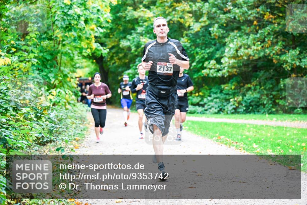 12.10.2025 - Bramfelder Halbmarathon 2025 Dr. Thomas Lammeyer http://msf.ph/oto/9353742 12.10.2025 10:48:03 Laufen 160, 2137, 2782, 27315 meine-sportfotos.de