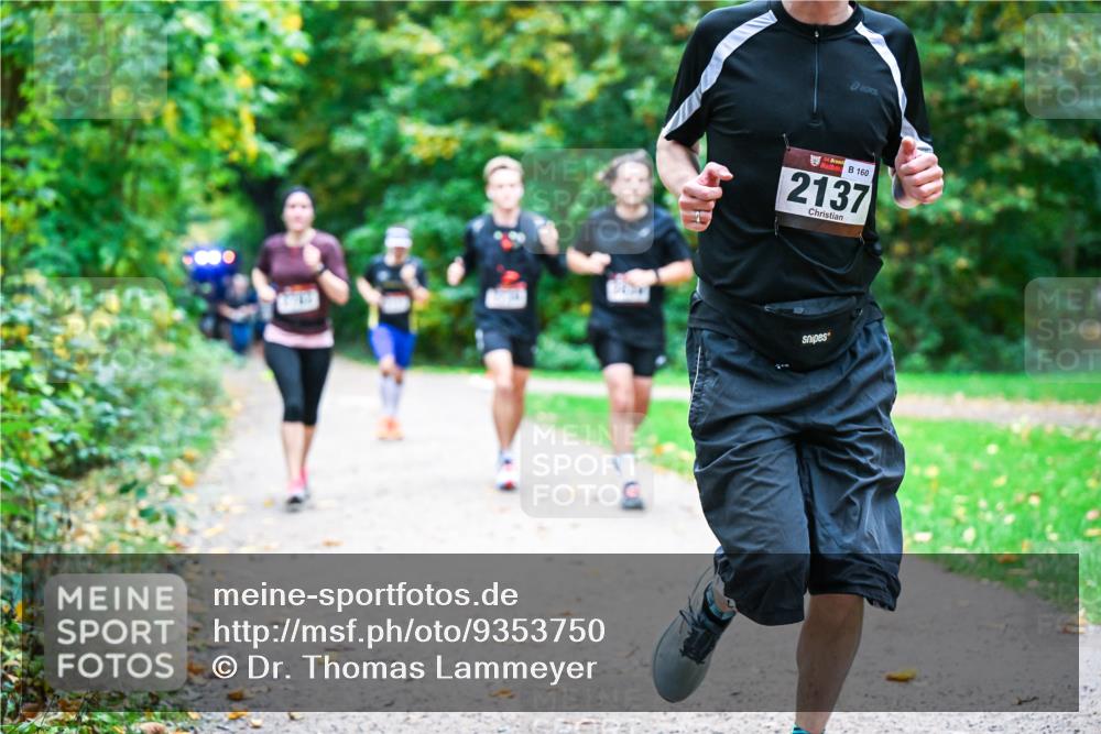 12.10.2025 - Bramfelder Halbmarathon 2025 Dr. Thomas Lammeyer http://msf.ph/oto/9353750 12.10.2025 10:48:05 Laufen 160, 2137 meine-sportfotos.de