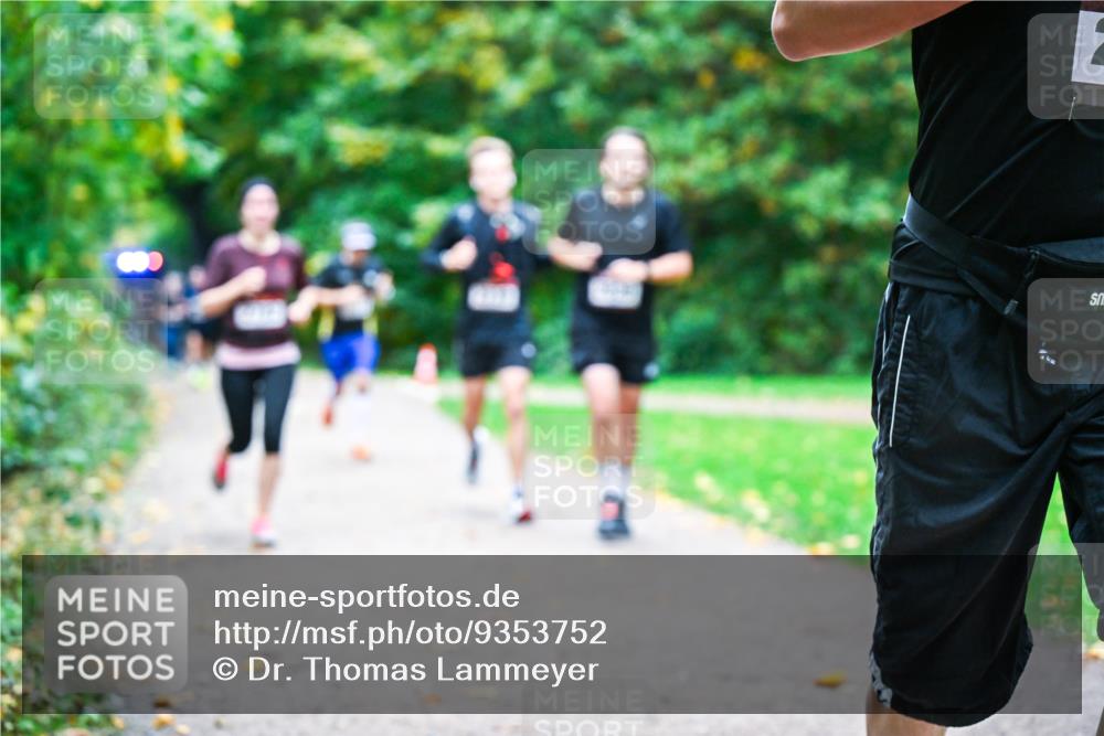 12.10.2025 - Bramfelder Halbmarathon 2025 Dr. Thomas Lammeyer http://msf.ph/oto/9353752 12.10.2025 10:48:05 Laufen  meine-sportfotos.de