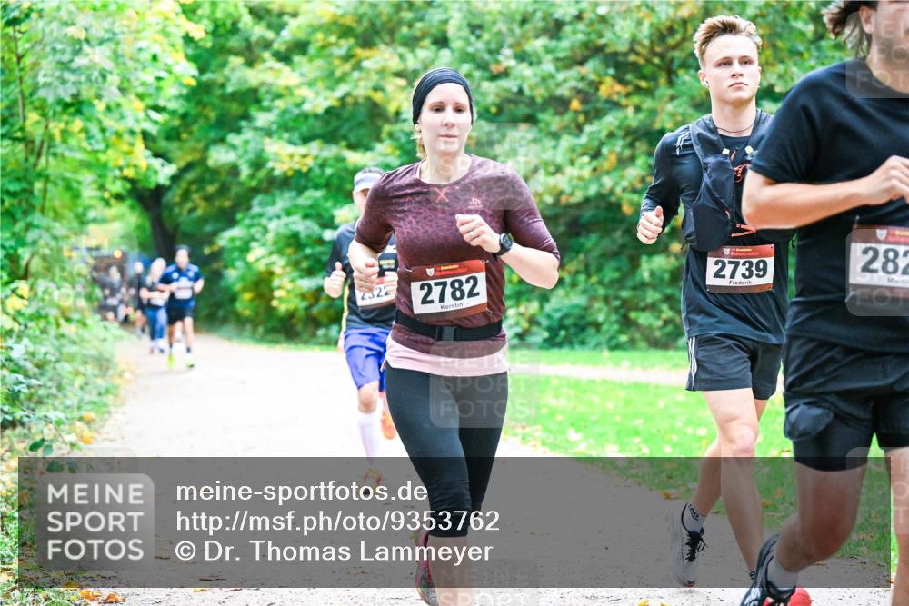 12.10.2025 - Bramfelder Halbmarathon 2025 Dr. Thomas Lammeyer http://msf.ph/oto/9353762 12.10.2025 10:48:07 Laufen 232, 2782, 2739, 282 meine-sportfotos.de