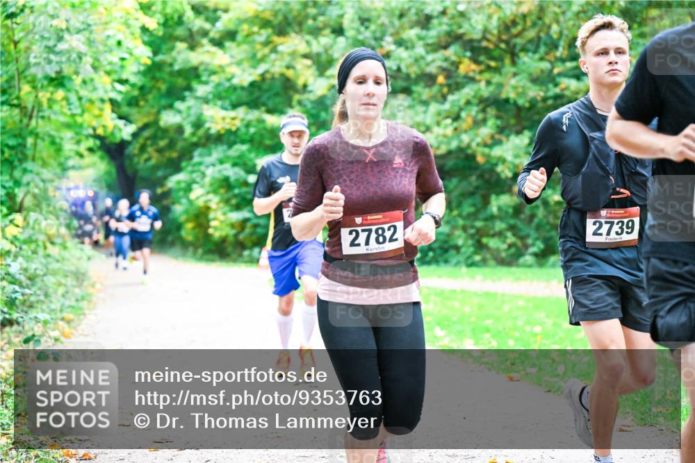 12.10.2025 - Bramfelder Halbmarathon 2025 Dr. Thomas Lammeyer http://msf.ph/oto/9353763 12.10.2025 10:48:07 Laufen 2782, 2739 meine-sportfotos.de