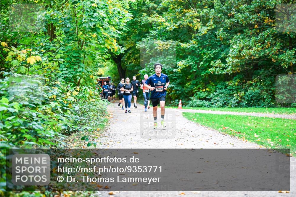 12.10.2025 - Bramfelder Halbmarathon 2025 Dr. Thomas Lammeyer http://msf.ph/oto/9353771 12.10.2025 10:48:10 Laufen 2408 meine-sportfotos.de