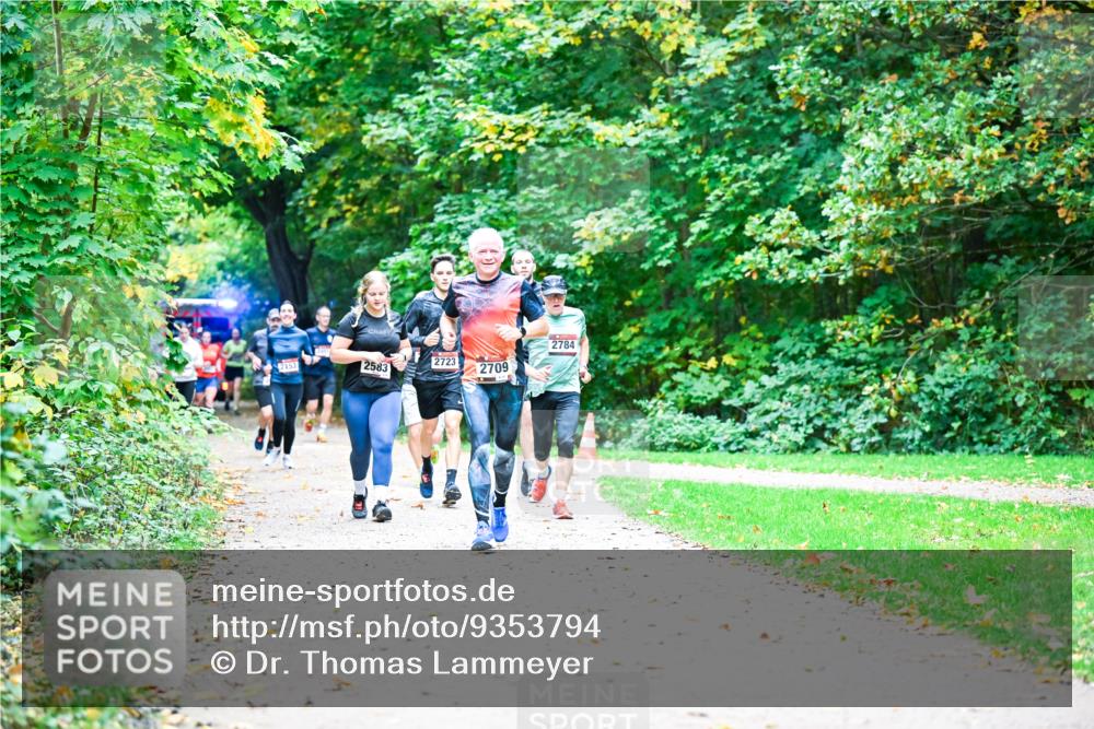 12.10.2025 - Bramfelder Halbmarathon 2025 Dr. Thomas Lammeyer http://msf.ph/oto/9353794 12.10.2025 10:48:14 Laufen 2583, 2153, 2723, 2784, 2709 meine-sportfotos.de