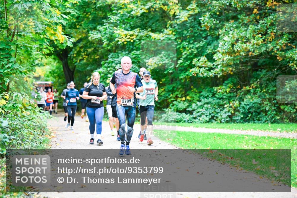 12.10.2025 - Bramfelder Halbmarathon 2025 Dr. Thomas Lammeyer http://msf.ph/oto/9353799 12.10.2025 10:48:14 Laufen 2784, 2583, 2709 meine-sportfotos.de