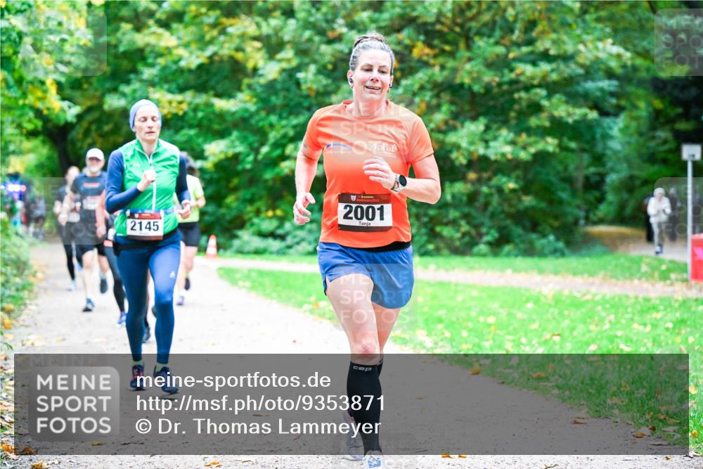12.10.2025 - Bramfelder Halbmarathon 2025 Dr. Thomas Lammeyer http://msf.ph/oto/9353871 12.10.2025 10:48:28 Laufen 2145, 2001 meine-sportfotos.de