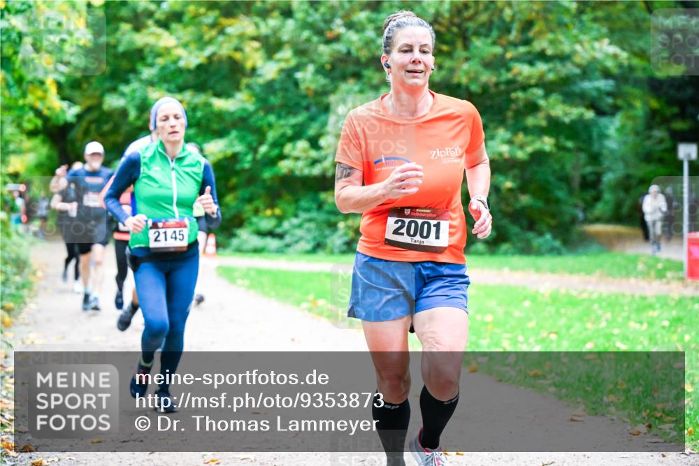 12.10.2025 - Bramfelder Halbmarathon 2025 Dr. Thomas Lammeyer http://msf.ph/oto/9353873 12.10.2025 10:48:29 Laufen 2145, 4, 2001 meine-sportfotos.de