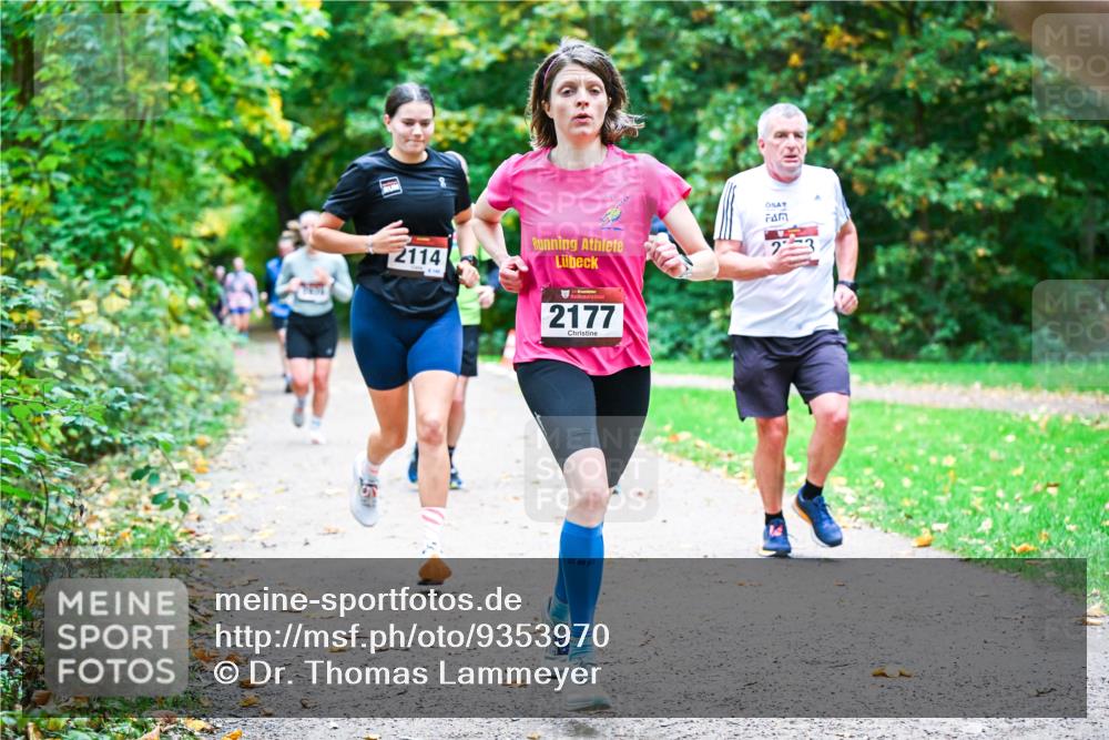 12.10.2025 - Bramfelder Halbmarathon 2025 Dr. Thomas Lammeyer http://msf.ph/oto/9353970 12.10.2025 10:48:47 Laufen 2114, 2177 meine-sportfotos.de