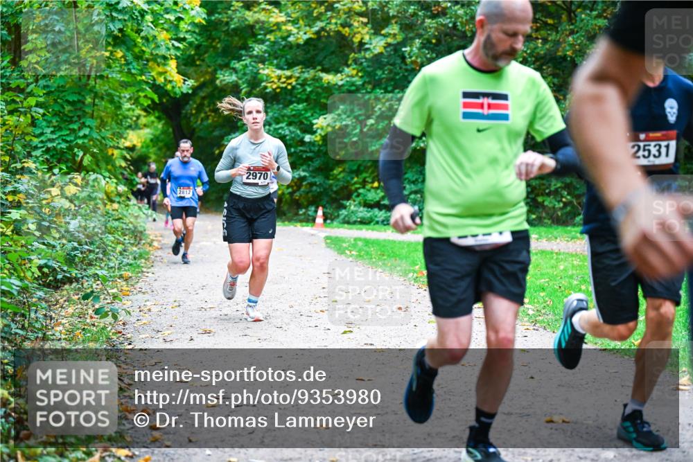12.10.2025 - Bramfelder Halbmarathon 2025 Dr. Thomas Lammeyer http://msf.ph/oto/9353980 12.10.2025 10:48:49 Laufen 2812, 2970, 2531 meine-sportfotos.de