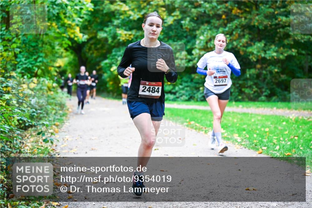 12.10.2025 - Bramfelder Halbmarathon 2025 Dr. Thomas Lammeyer http://msf.ph/oto/9354019 12.10.2025 10:48:55 Laufen 2484, 04, 2697 meine-sportfotos.de