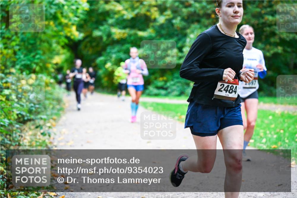 12.10.2025 - Bramfelder Halbmarathon 2025 Dr. Thomas Lammeyer http://msf.ph/oto/9354023 12.10.2025 10:48:56 Laufen 2484 meine-sportfotos.de