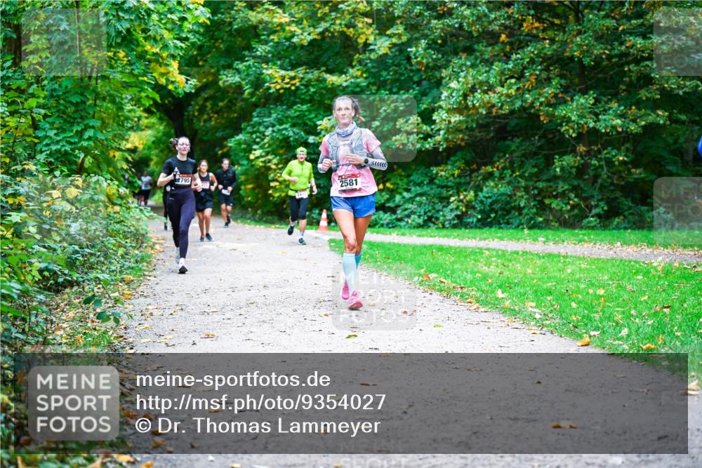 12.10.2025 - Bramfelder Halbmarathon 2025 Dr. Thomas Lammeyer http://msf.ph/oto/9354027 12.10.2025 10:48:57 Laufen 795, 2581 meine-sportfotos.de