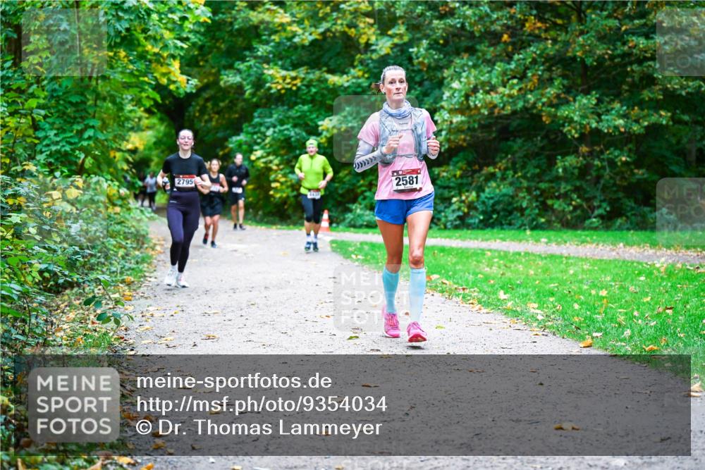 12.10.2025 - Bramfelder Halbmarathon 2025 Dr. Thomas Lammeyer http://msf.ph/oto/9354034 12.10.2025 10:48:57 Laufen 2795, 2581 meine-sportfotos.de