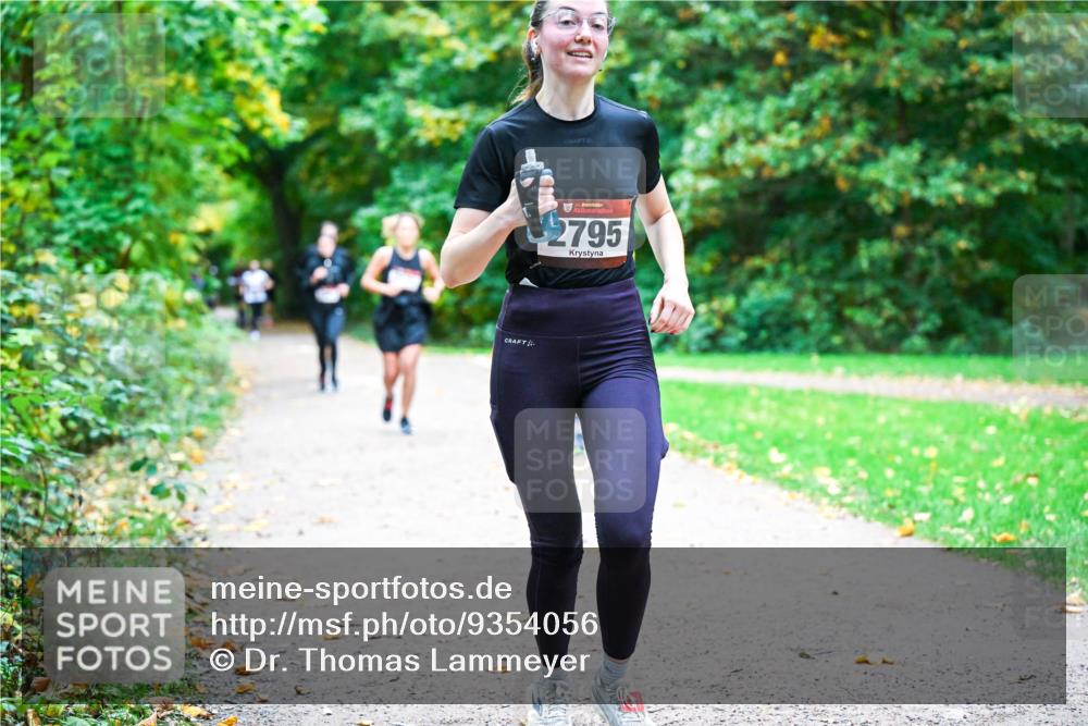 12.10.2025 - Bramfelder Halbmarathon 2025 Dr. Thomas Lammeyer http://msf.ph/oto/9354056 12.10.2025 10:49:01 Laufen 34, 2795 meine-sportfotos.de