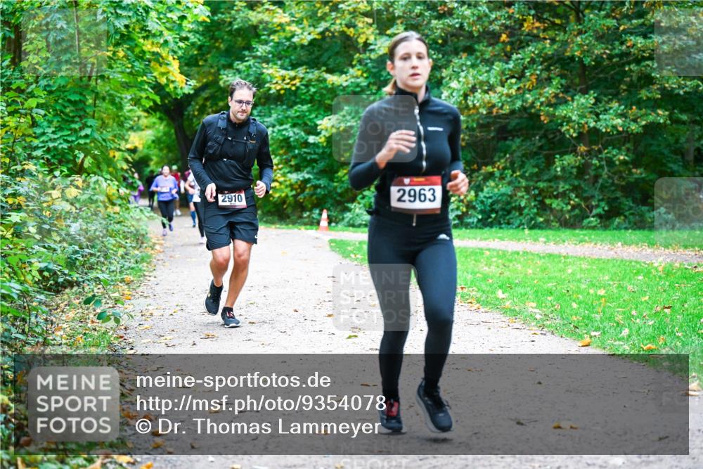 12.10.2025 - Bramfelder Halbmarathon 2025 Dr. Thomas Lammeyer http://msf.ph/oto/9354078 12.10.2025 10:49:07 Laufen 2910, 2963 meine-sportfotos.de