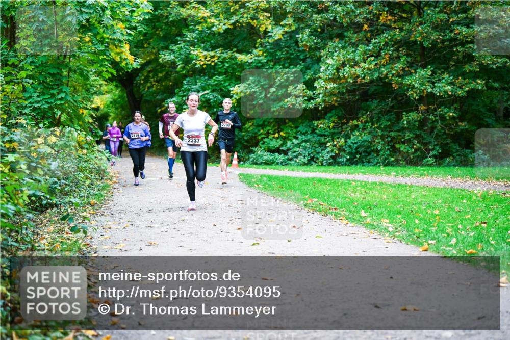 12.10.2025 - Bramfelder Halbmarathon 2025 Dr. Thomas Lammeyer http://msf.ph/oto/9354095 12.10.2025 10:49:10 Laufen 2119, 2337, 2700 meine-sportfotos.de