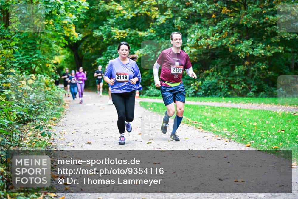 12.10.2025 - Bramfelder Halbmarathon 2025 Dr. Thomas Lammeyer http://msf.ph/oto/9354116 12.10.2025 10:49:14 Laufen 2119, 2190 meine-sportfotos.de
