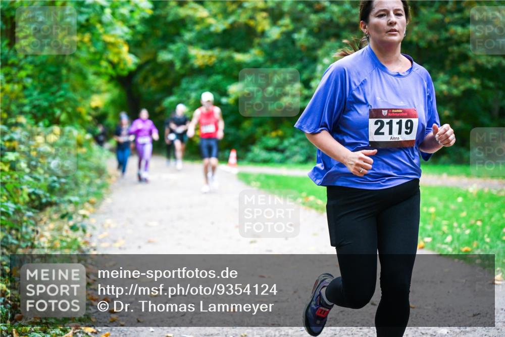 12.10.2025 - Bramfelder Halbmarathon 2025 Dr. Thomas Lammeyer http://msf.ph/oto/9354124 12.10.2025 10:49:16 Laufen 34, 2119 meine-sportfotos.de