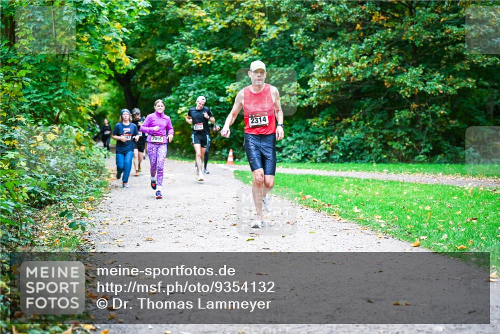 12.10.2025 - Bramfelder Halbmarathon 2025 Dr. Thomas Lammeyer http://msf.ph/oto/9354132 12.10.2025 10:49:18 Laufen 97, 2095, 2272, 2314 meine-sportfotos.de