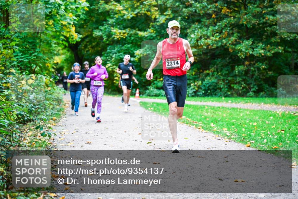 12.10.2025 - Bramfelder Halbmarathon 2025 Dr. Thomas Lammeyer http://msf.ph/oto/9354137 12.10.2025 10:49:19 Laufen 2095, 2314 meine-sportfotos.de