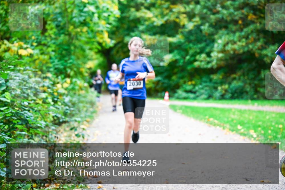 12.10.2025 - Bramfelder Halbmarathon 2025 Dr. Thomas Lammeyer http://msf.ph/oto/9354225 12.10.2025 10:49:37 Laufen 2030 meine-sportfotos.de