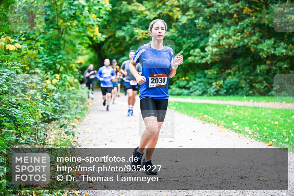 12.10.2025 - Bramfelder Halbmarathon 2025 Dr. Thomas Lammeyer http://msf.ph/oto/9354227 12.10.2025 10:49:37 Laufen 2030, 166 meine-sportfotos.de