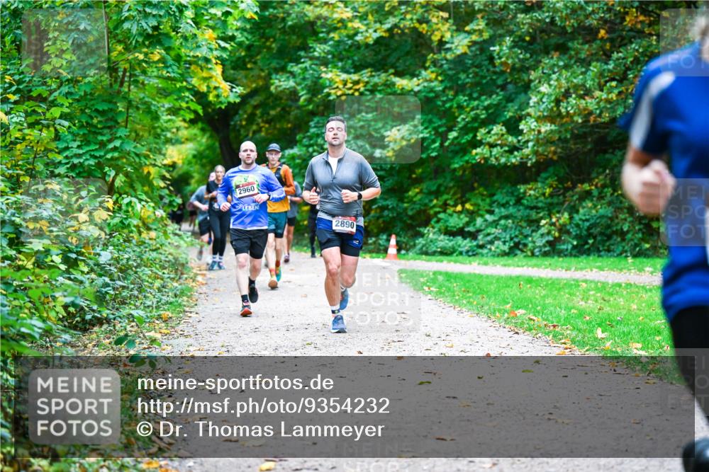 12.10.2025 - Bramfelder Halbmarathon 2025 Dr. Thomas Lammeyer http://msf.ph/oto/9354232 12.10.2025 10:49:38 Laufen 2960, 2890 meine-sportfotos.de