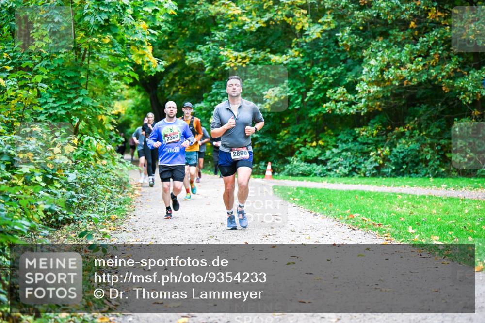 12.10.2025 - Bramfelder Halbmarathon 2025 Dr. Thomas Lammeyer http://msf.ph/oto/9354233 12.10.2025 10:49:39 Laufen 2960, 2890 meine-sportfotos.de
