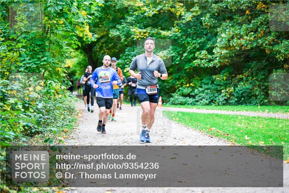 12.10.2025 - Bramfelder Halbmarathon 2025 Dr. Thomas Lammeyer http://msf.ph/oto/9354236 12.10.2025 10:49:39 Laufen 2960, 2890 meine-sportfotos.de