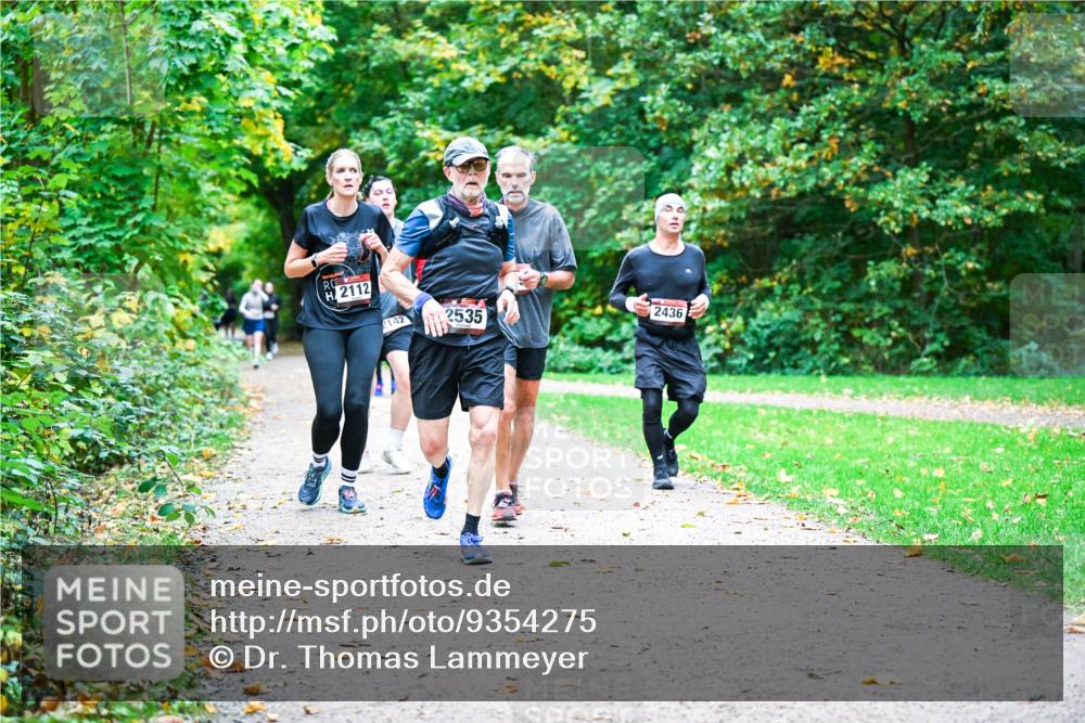 12.10.2025 - Bramfelder Halbmarathon 2025 Dr. Thomas Lammeyer http://msf.ph/oto/9354275 12.10.2025 10:49:45 Laufen 2112, 142, 2436, 2535 meine-sportfotos.de
