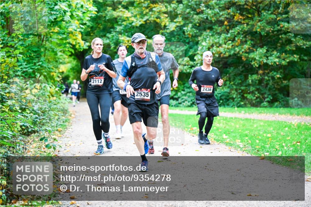 12.10.2025 - Bramfelder Halbmarathon 2025 Dr. Thomas Lammeyer http://msf.ph/oto/9354278 12.10.2025 10:49:46 Laufen 2112, 2535, 2436 meine-sportfotos.de