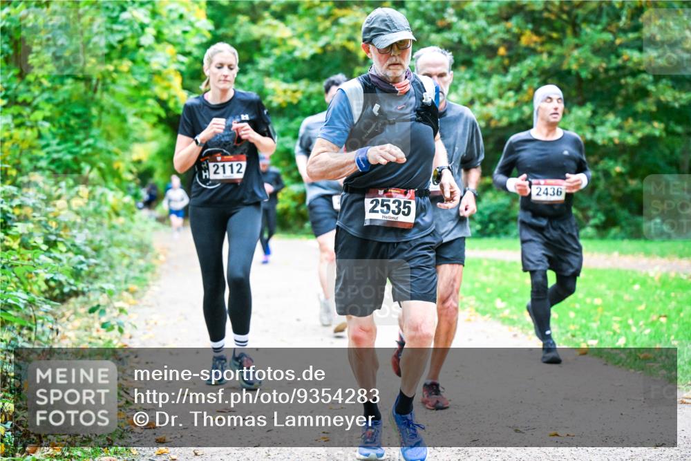 12.10.2025 - Bramfelder Halbmarathon 2025 Dr. Thomas Lammeyer http://msf.ph/oto/9354283 12.10.2025 10:49:47 Laufen 2112, 2535, 2436 meine-sportfotos.de