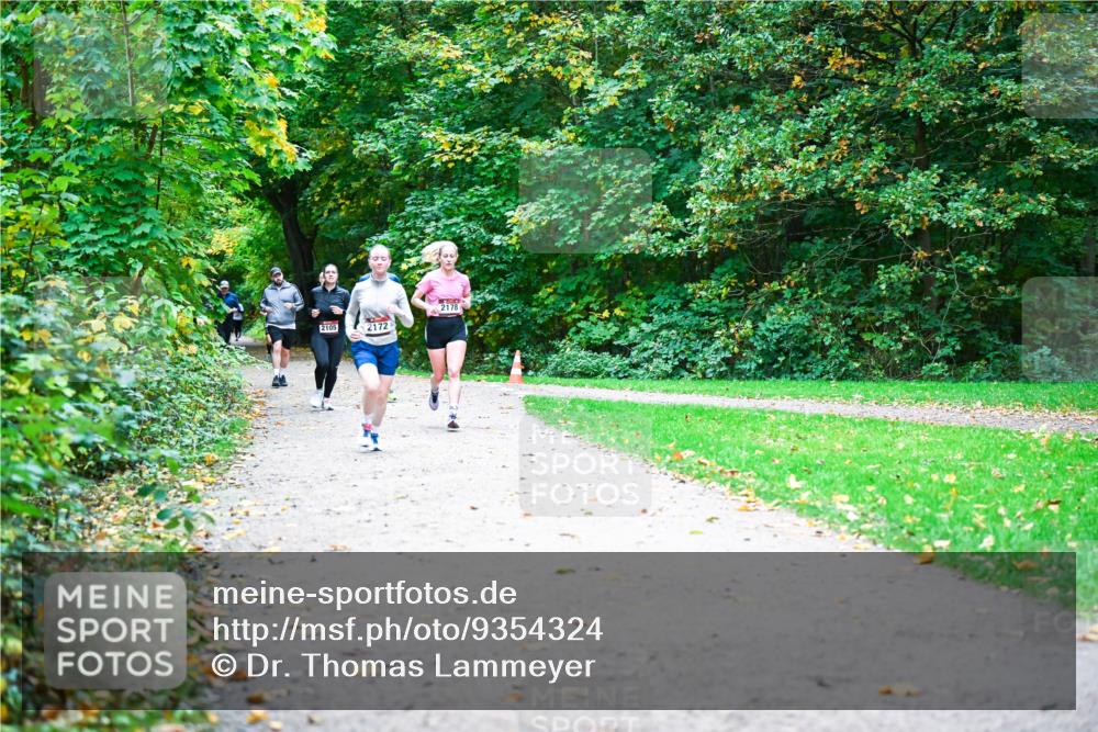 12.10.2025 - Bramfelder Halbmarathon 2025 Dr. Thomas Lammeyer http://msf.ph/oto/9354324 12.10.2025 10:49:53 Laufen 2105, 2172, 2178 meine-sportfotos.de