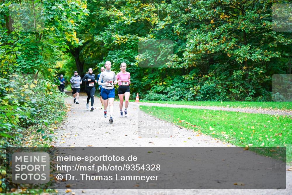 12.10.2025 - Bramfelder Halbmarathon 2025 Dr. Thomas Lammeyer http://msf.ph/oto/9354328 12.10.2025 10:49:54 Laufen 2105, 172, 2178 meine-sportfotos.de
