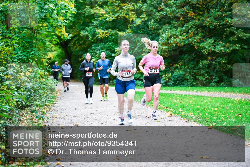 12.10.2025 - Bramfelder Halbmarathon 2025 Dr. Thomas Lammeyer http://msf.ph/oto/9354341 12.10.2025 10:49:56 Laufen 2105, 172, 2178 meine-sportfotos.de