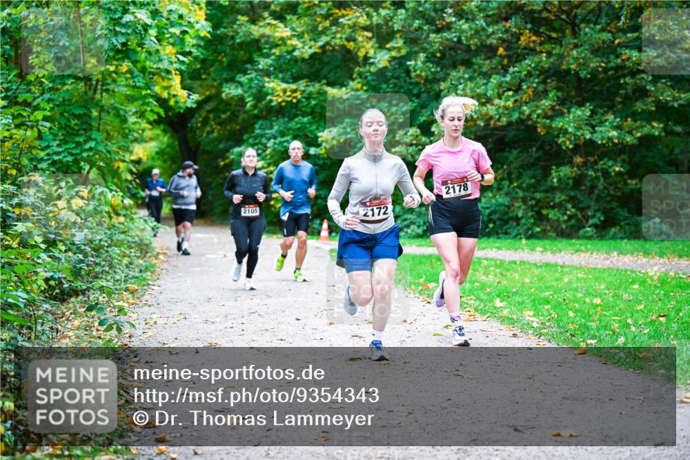 12.10.2025 - Bramfelder Halbmarathon 2025 Dr. Thomas Lammeyer http://msf.ph/oto/9354343 12.10.2025 10:49:56 Laufen 2105, 2178, 2172 meine-sportfotos.de
