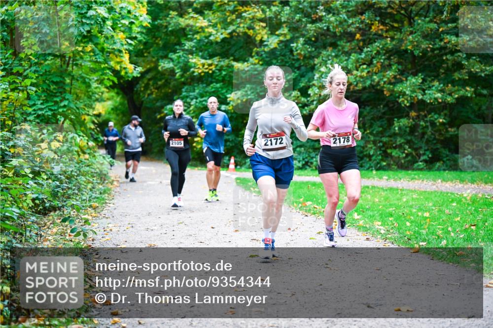 12.10.2025 - Bramfelder Halbmarathon 2025 Dr. Thomas Lammeyer http://msf.ph/oto/9354344 12.10.2025 10:49:56 Laufen 2105, 2172, 2178 meine-sportfotos.de