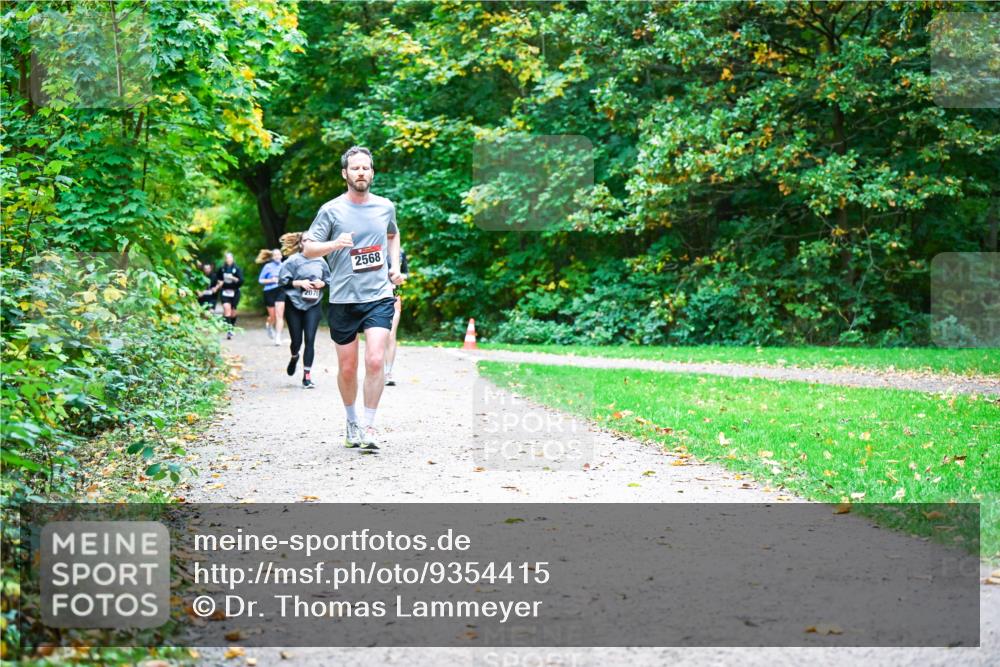 12.10.2025 - Bramfelder Halbmarathon 2025 Dr. Thomas Lammeyer http://msf.ph/oto/9354415 12.10.2025 10:50:12 Laufen 207, 2568 meine-sportfotos.de