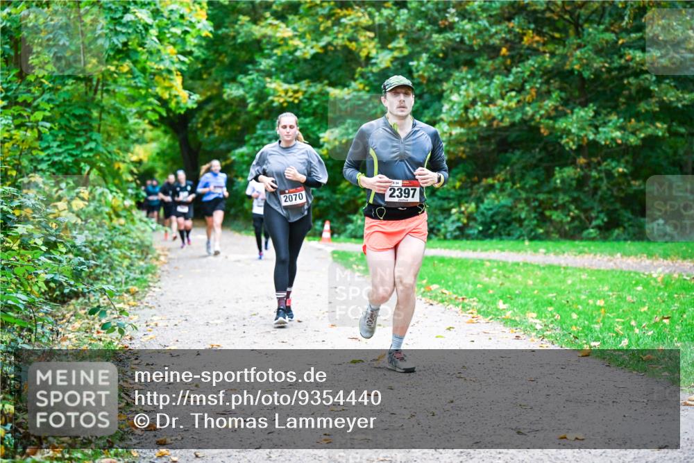 12.10.2025 - Bramfelder Halbmarathon 2025 Dr. Thomas Lammeyer http://msf.ph/oto/9354440 12.10.2025 10:50:16 Laufen 2070, 2397 meine-sportfotos.de