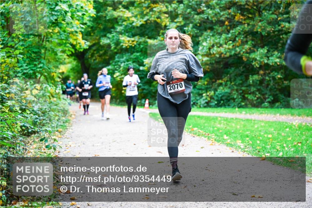 12.10.2025 - Bramfelder Halbmarathon 2025 Dr. Thomas Lammeyer http://msf.ph/oto/9354449 12.10.2025 10:50:17 Laufen 2070 meine-sportfotos.de
