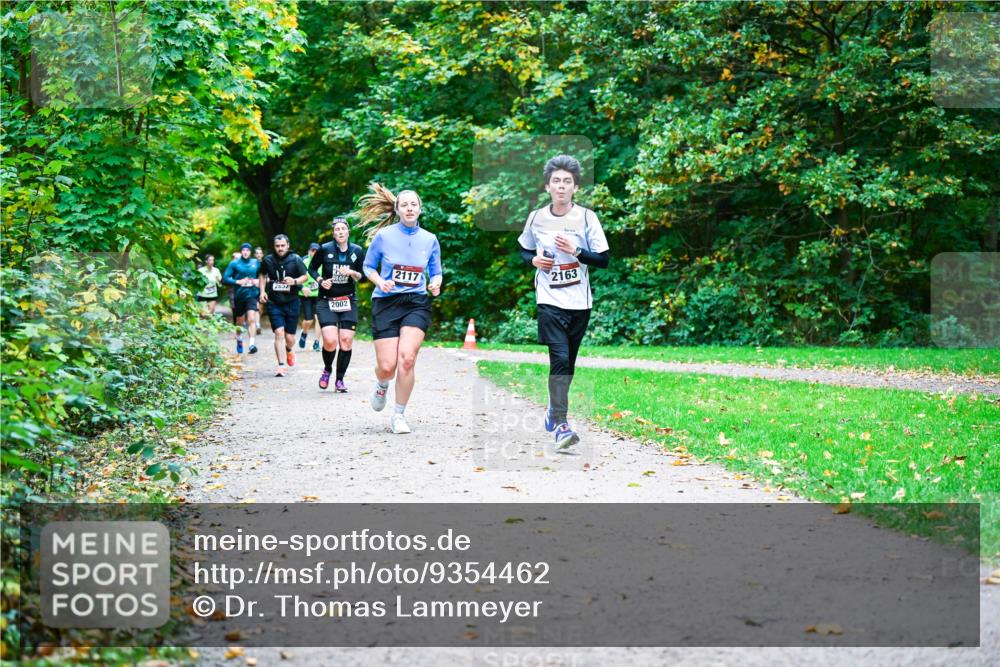 12.10.2025 - Bramfelder Halbmarathon 2025 Dr. Thomas Lammeyer http://msf.ph/oto/9354462 12.10.2025 10:50:20 Laufen 2117, 2163, 2657, 2002 meine-sportfotos.de