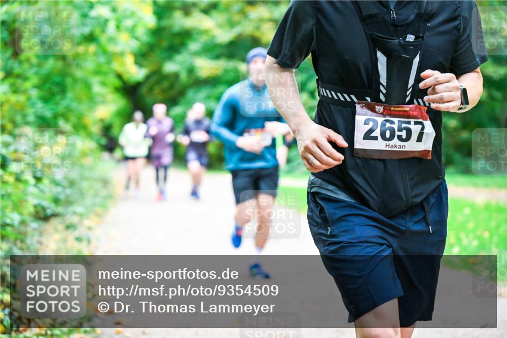 12.10.2025 - Bramfelder Halbmarathon 2025 Dr. Thomas Lammeyer http://msf.ph/oto/9354509 12.10.2025 10:50:27 Laufen 34, 2657 meine-sportfotos.de