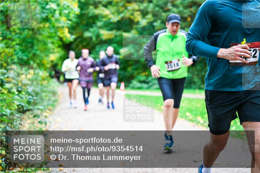 12.10.2025 - Bramfelder Halbmarathon 2025 Dr. Thomas Lammeyer http://msf.ph/oto/9354514 12.10.2025 10:50:28 Laufen 2518, 2 meine-sportfotos.de