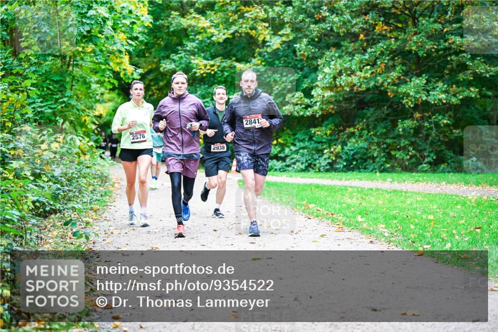 12.10.2025 - Bramfelder Halbmarathon 2025 Dr. Thomas Lammeyer http://msf.ph/oto/9354522 12.10.2025 10:50:30 Laufen 2576, 2938, 2841 meine-sportfotos.de