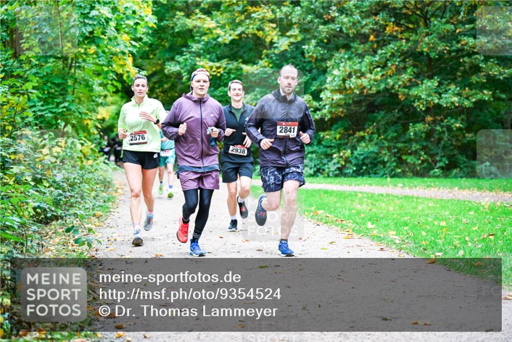 12.10.2025 - Bramfelder Halbmarathon 2025 Dr. Thomas Lammeyer http://msf.ph/oto/9354524 12.10.2025 10:50:30 Laufen 2576, 2938, 2841 meine-sportfotos.de