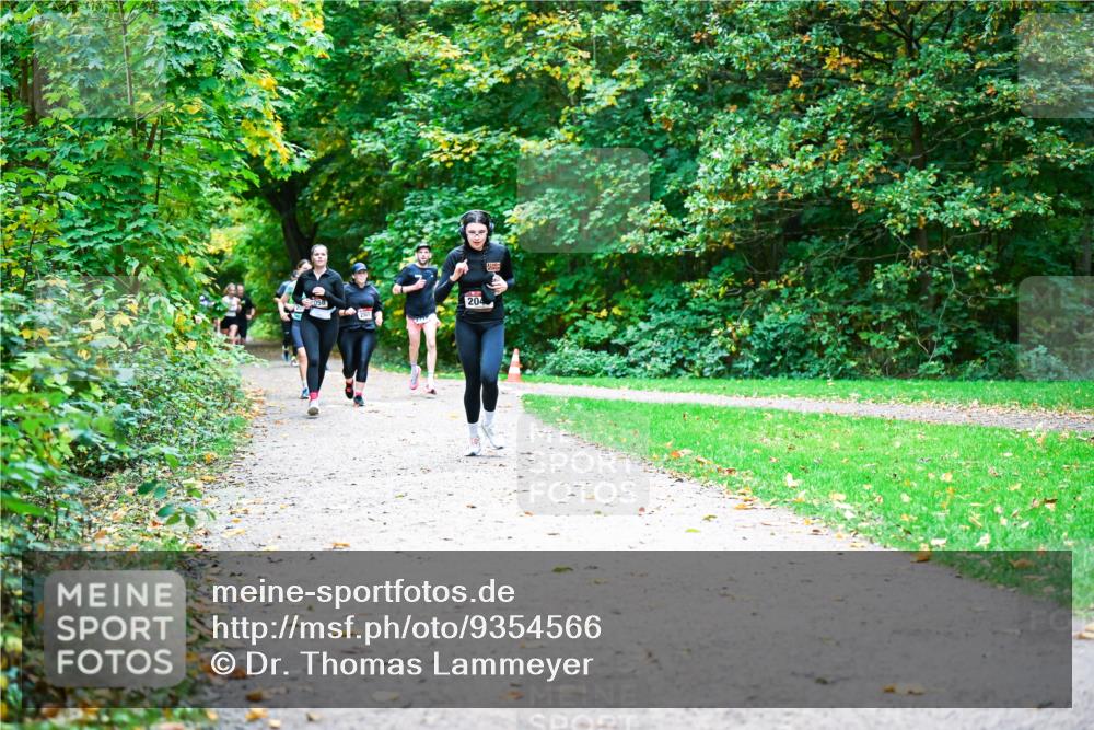 12.10.2025 - Bramfelder Halbmarathon 2025 Dr. Thomas Lammeyer http://msf.ph/oto/9354566 12.10.2025 10:50:40 Laufen 204 meine-sportfotos.de