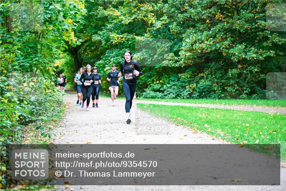 12.10.2025 - Bramfelder Halbmarathon 2025 Dr. Thomas Lammeyer http://msf.ph/oto/9354570 12.10.2025 10:50:41 Laufen 801, 2045 meine-sportfotos.de