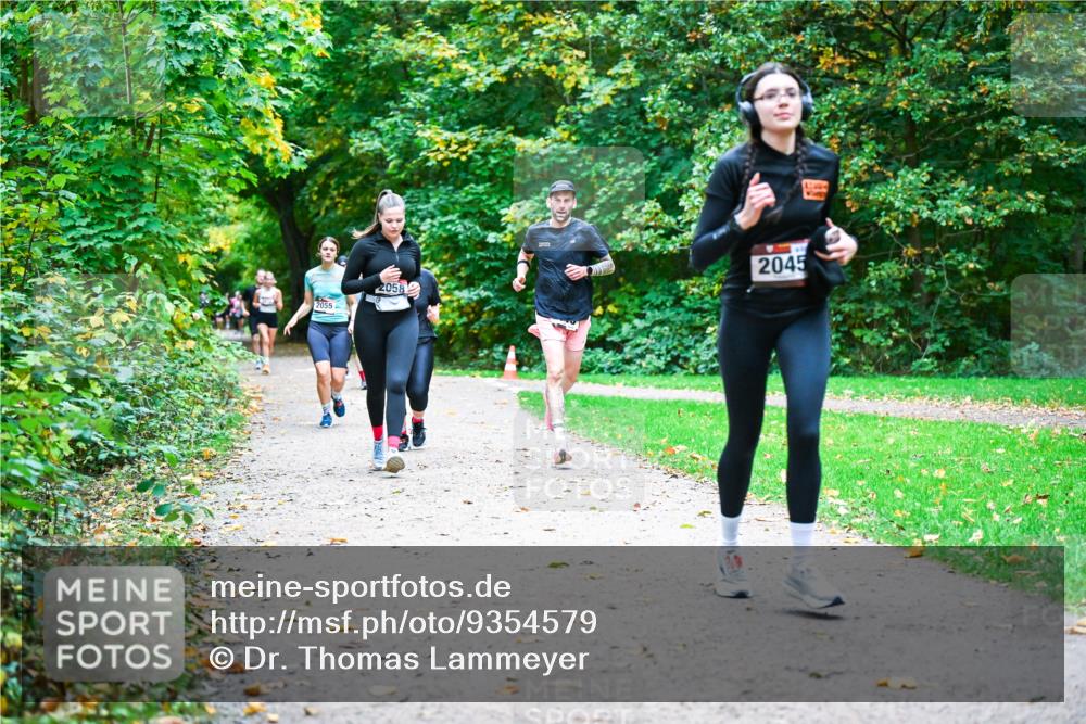 12.10.2025 - Bramfelder Halbmarathon 2025 Dr. Thomas Lammeyer http://msf.ph/oto/9354579 12.10.2025 10:50:43 Laufen 2055, 2058, 2045 meine-sportfotos.de