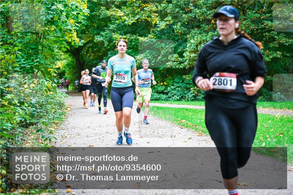 12.10.2025 - Bramfelder Halbmarathon 2025 Dr. Thomas Lammeyer http://msf.ph/oto/9354600 12.10.2025 10:50:48 Laufen 2055, 2964, 2801 meine-sportfotos.de
