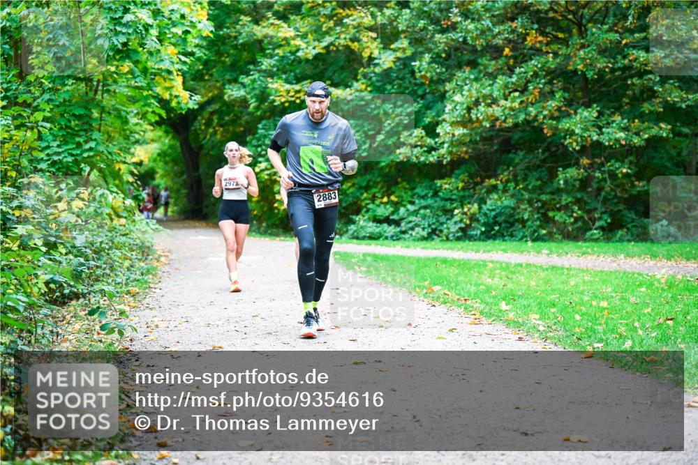 12.10.2025 - Bramfelder Halbmarathon 2025 Dr. Thomas Lammeyer http://msf.ph/oto/9354616 12.10.2025 10:50:51 Laufen 297, 2025, 2883 meine-sportfotos.de